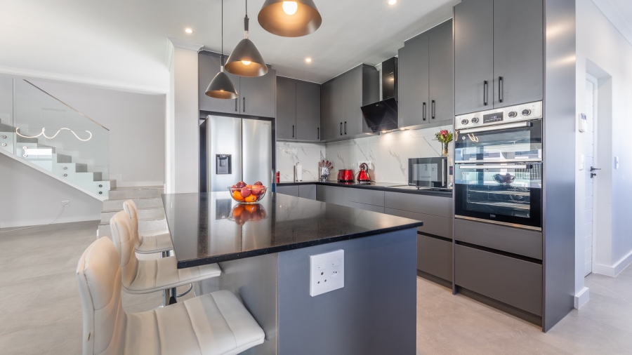 4 Bedroom Property for Sale in Sandown Western Cape